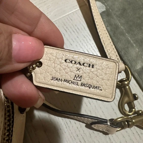 Famous Cream Leather Crossbody Bag - Picture 5 of 16